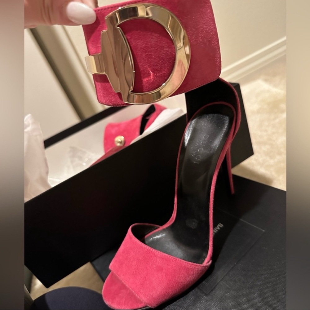 Elegant gucci shoe